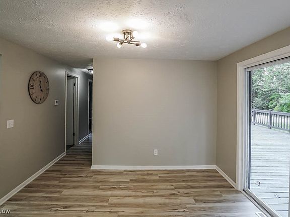 5th image of 4926 Highwood Ave SW