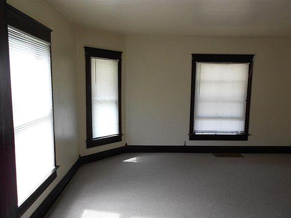 5th image of 23 W South St