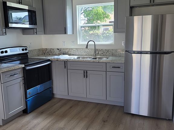 3rd image of 8746 1/2 Dalton Ave