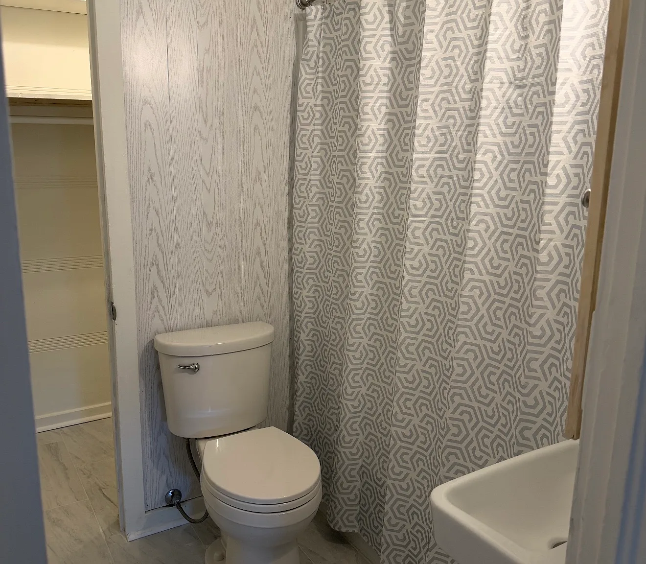 423 Harding St — Photo 1