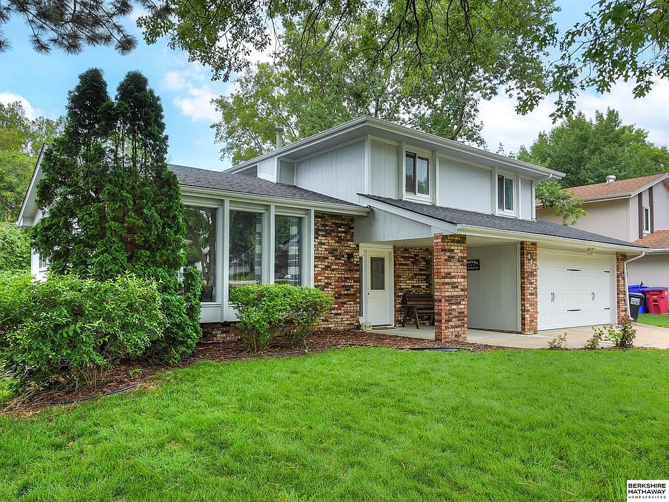 1st image of 825 Donegal Dr