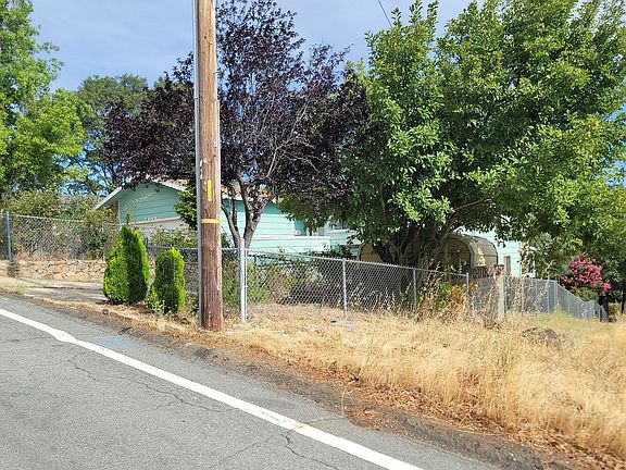 3rd image of 7827 Evergreen Dr