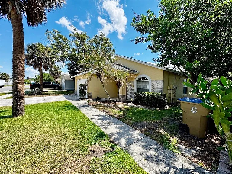 1509 Indian Oaks Trl — Photo 3