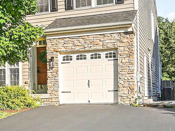 2nd image of 292 Maple Dr