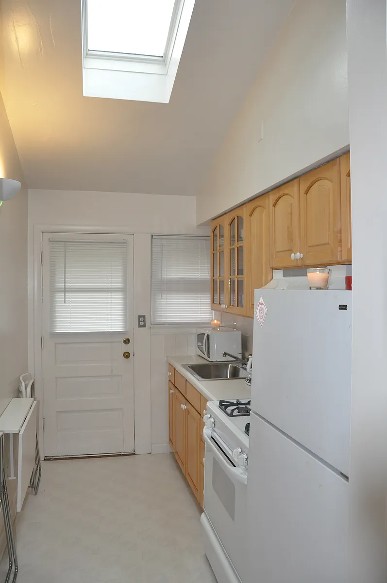 Building Photo - 507 Taylor Ave #8A