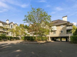 9979 140th St #314, Surrey, BC V3T5W2
