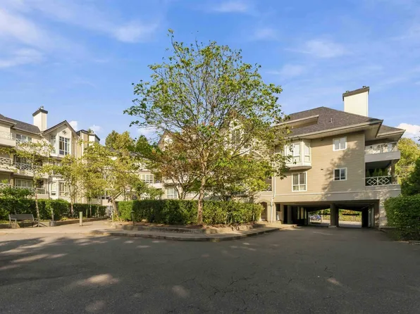 9979 140th St #314, Surrey, BC V3T 5W2