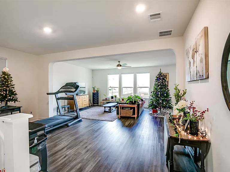 7616 Groundhog Way — Photo 5