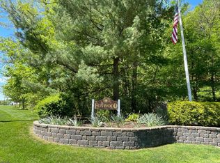Foxwood Dr #BD, Morris Plains, NJ 07950