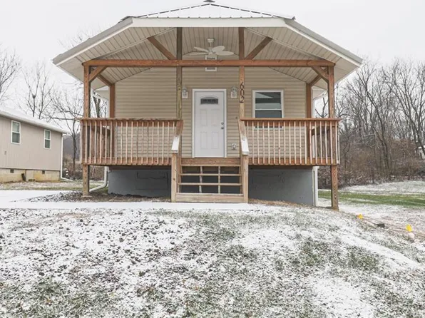 602 N Adams Ave, Knob Noster, MO 65336