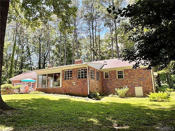 3rd image of 9 Raven Rock Ct