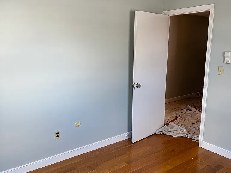 90-92 Sylvia St #2 — Photo 16