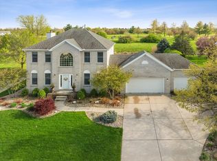 607 Ironwood Cc Dr, Normal, IL 61761