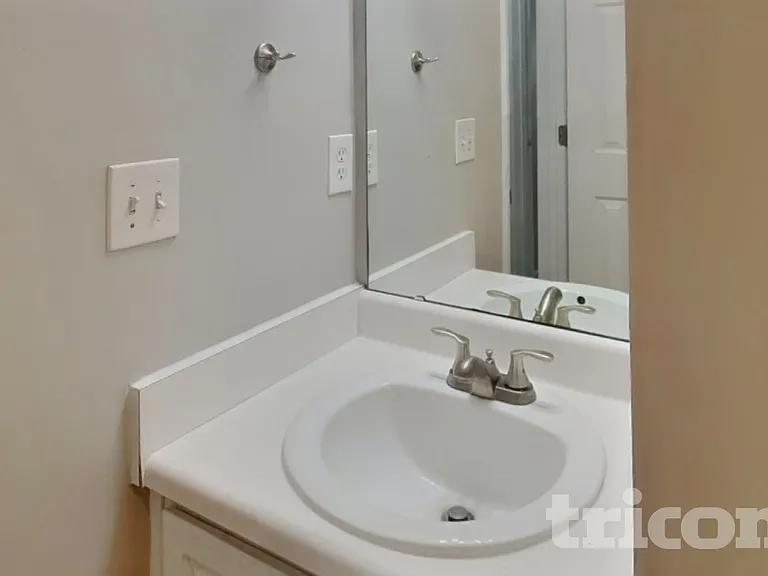 4812 Silverdene St — Photo 14