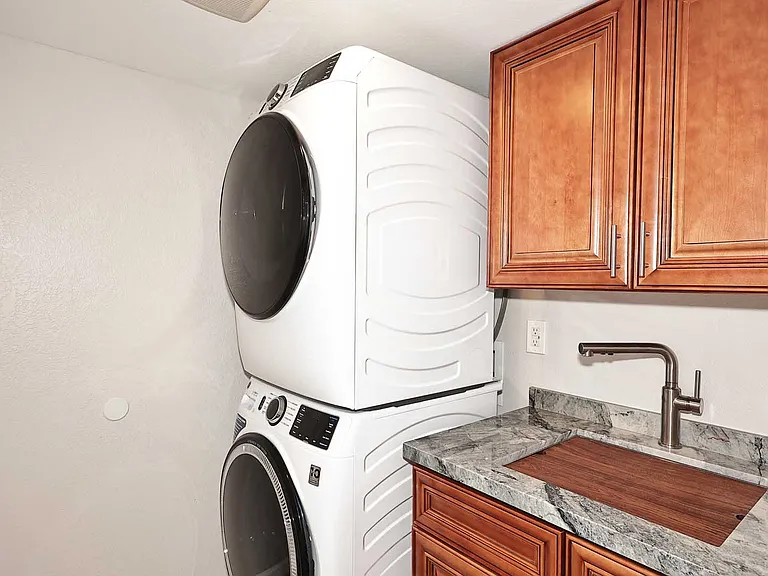 1627 E Redfield Rd — Photo 33