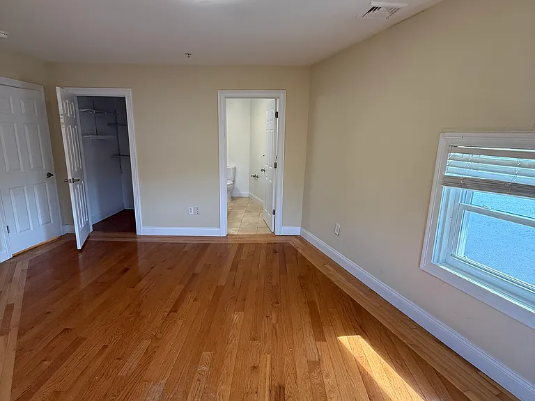 1 Grand Ave #5 — Photo 10