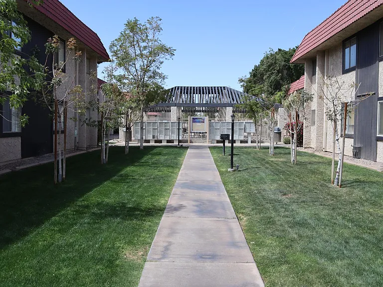 700 W University Dr #231 — Photo 1