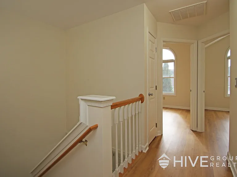 2411 Avonlea Ln — Photo 12