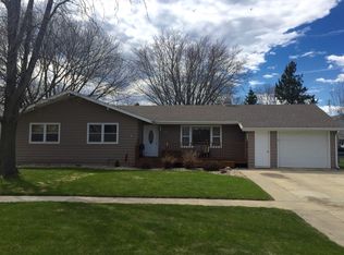 1130 Elm Ave, Garner, IA 50438