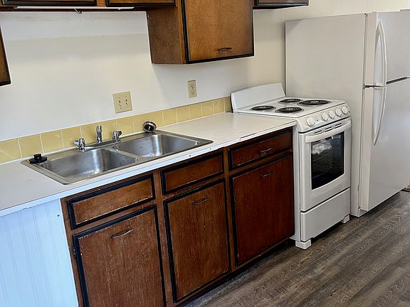 4th image of 571 1/2 Davidson St