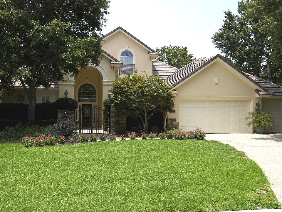 Charming & Like-New 4 BR with Pool on the 10th Fairway