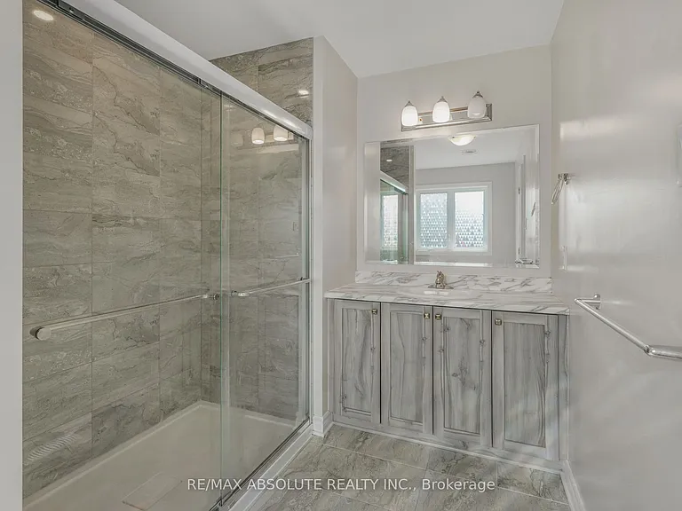 741 Namur St — Photo 16