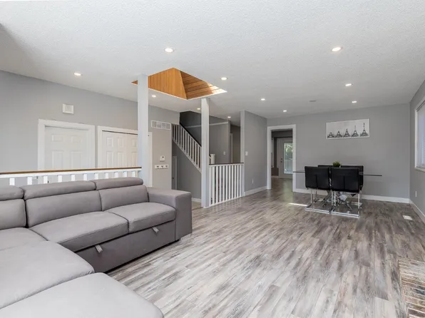 9435 149a St, Surrey, BC V3R 7V6