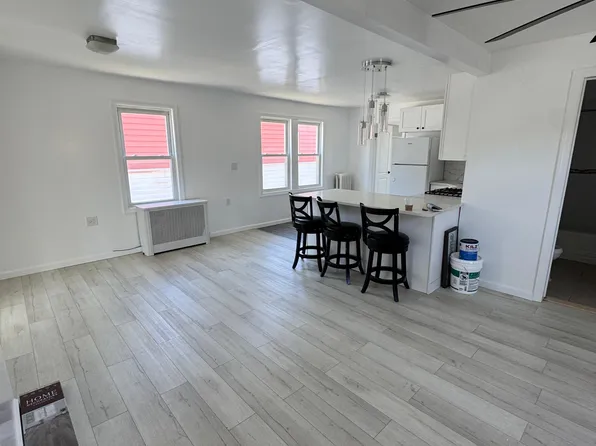 215 Castleton Ave #2, Staten Island, NY 10301