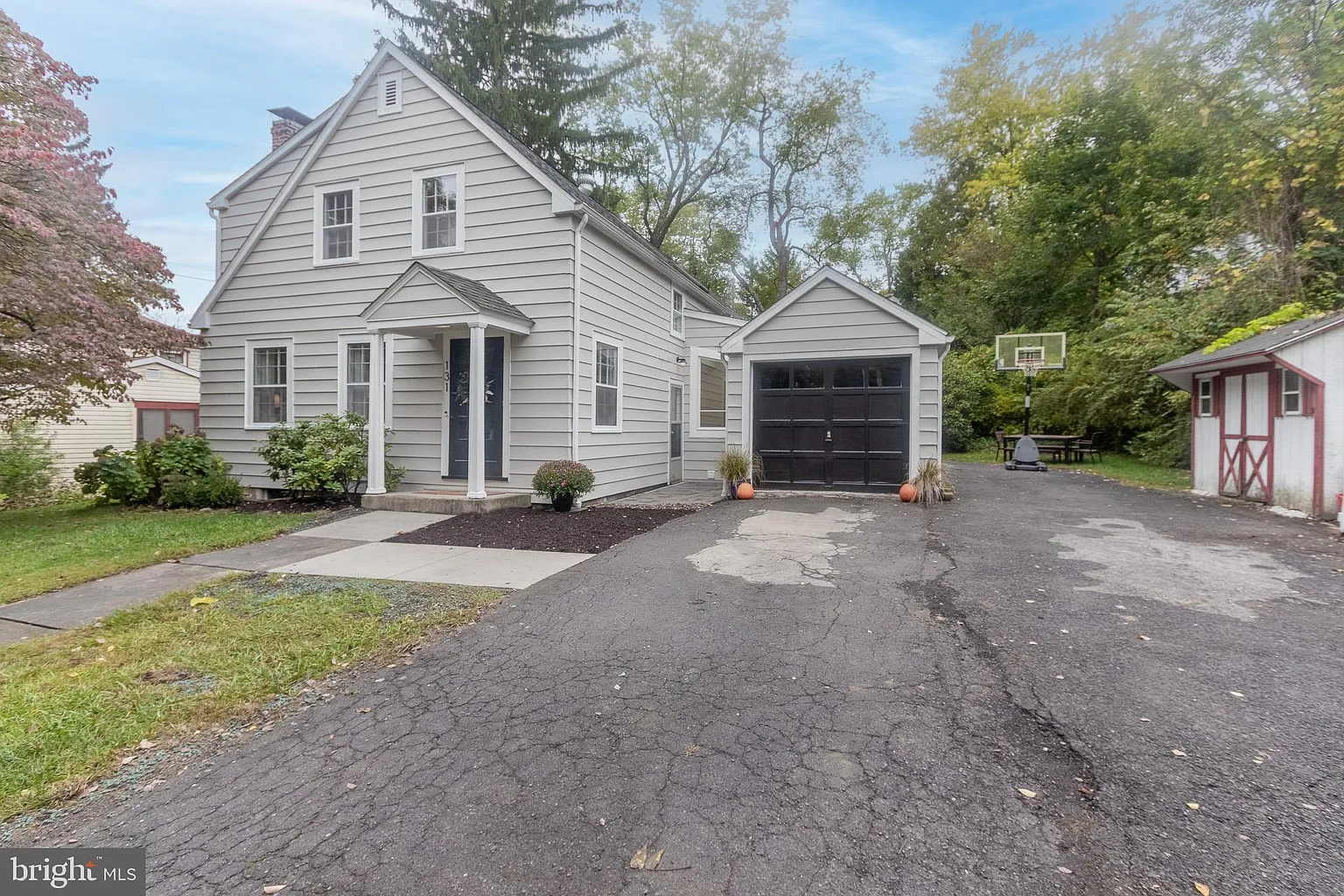 131 W Mitchell Ave photo 1