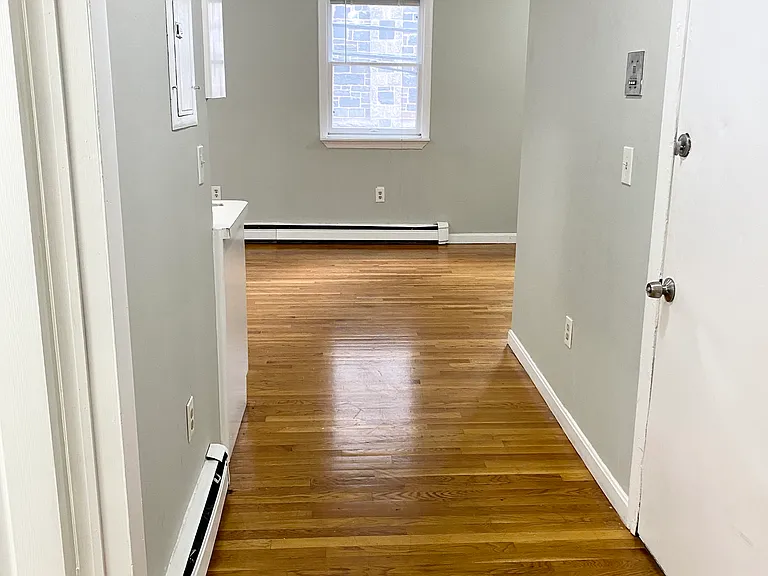 75 7th St #2 — Photo 7
