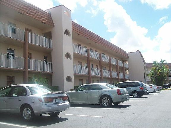4th image of 9400 Sunrise Lakes Blvd APT 105