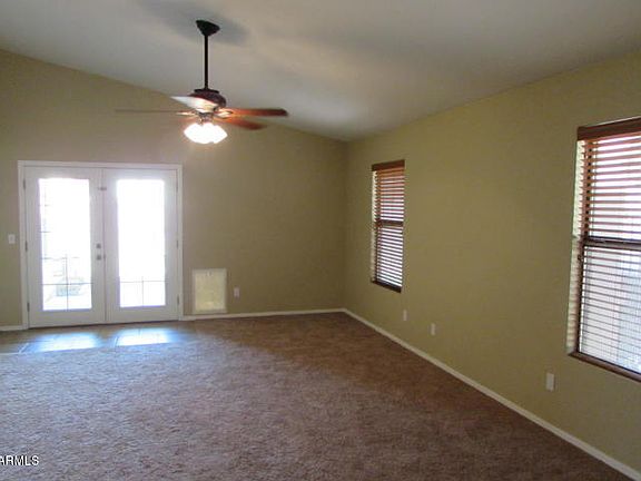 3rd image of 4516 E Grove Ave