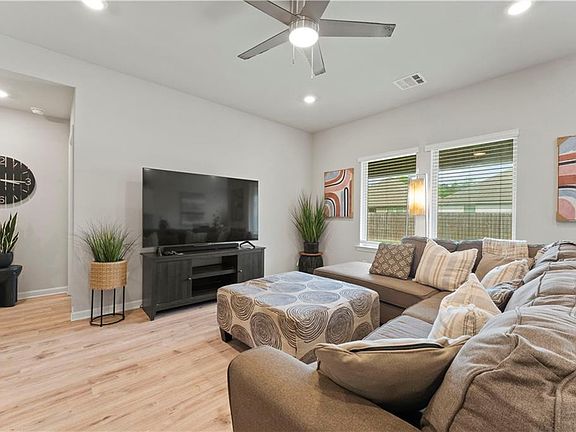 4th image of 44094 Covington Ridge Dr