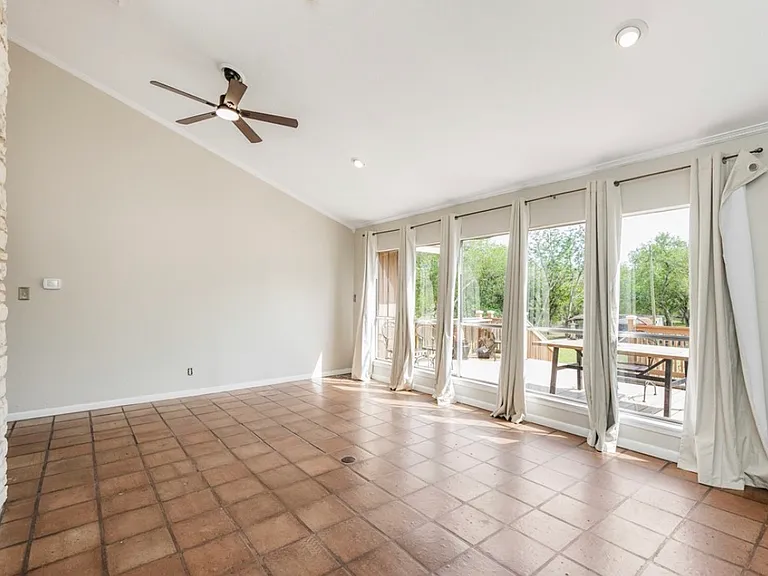 3935 Monta Dr — Photo 10