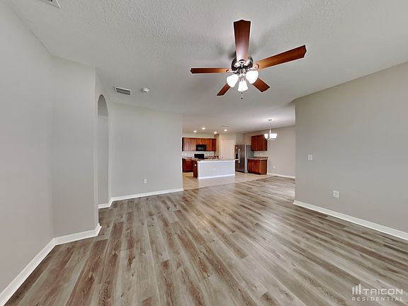 4th image of 1328 Coventry Ct