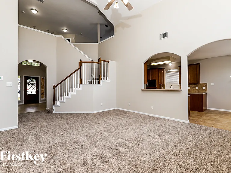 2225 Crary Mdw — Photo 4