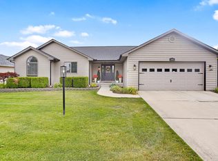 1407 Heather Dr, Mahomet, IL
