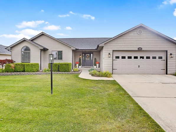 1407 Heather Dr, Mahomet, IL 61853