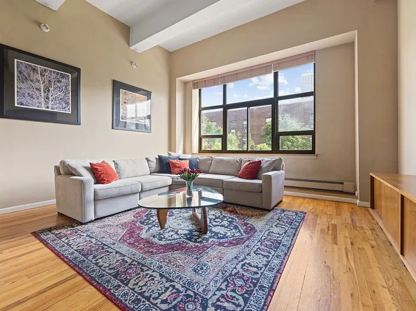 130 Barrow St APT 302, New York, NY 10014