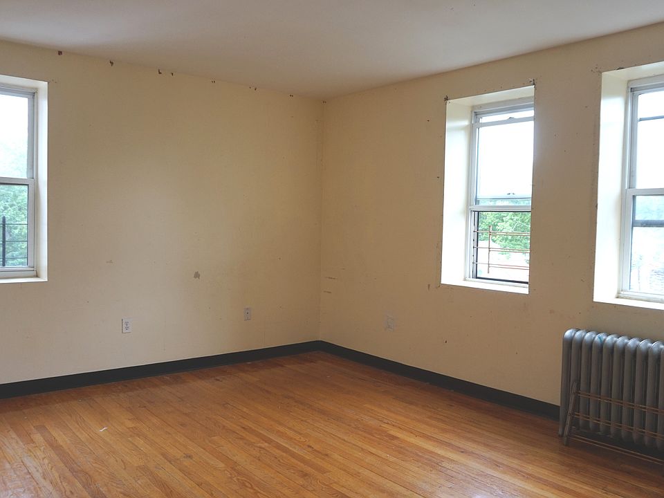 2nd image of 5 N 9th Ave APT C3