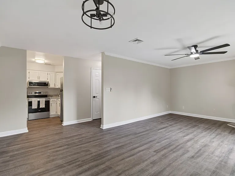 1040 Spotswood Ave — Photo 11