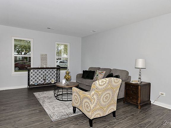 5th image of 1242 Regent Dr