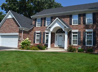 702 Barberry Trl, Fox River Grove, IL 60021