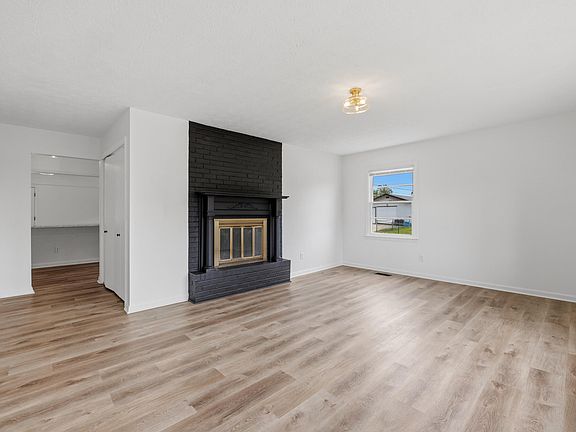3rd image of 105 Wells Rd