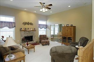 4th image of 2496 Nighthawk Ave