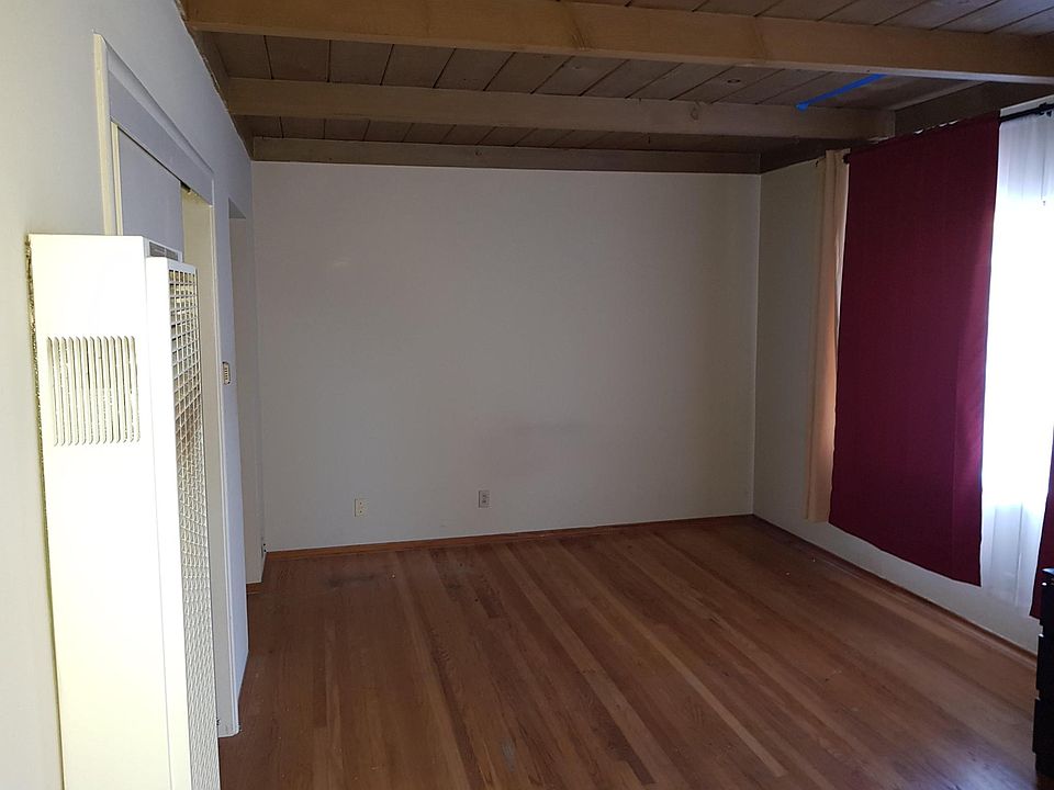1st image of 556 El Camino Real APT 9