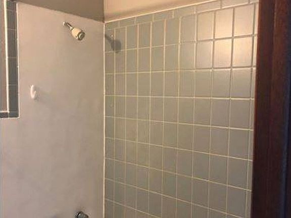 3rd image of 2724 Wayne Ave #9253609