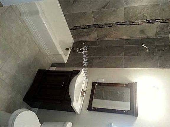 3rd image of 4500 Mayflower Ln