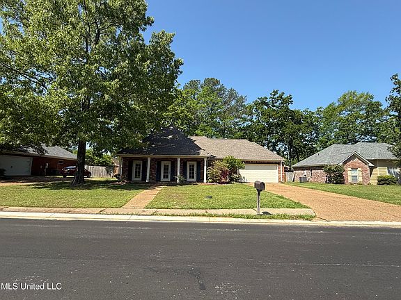 3rd image of 1007 Riverchase North Dr