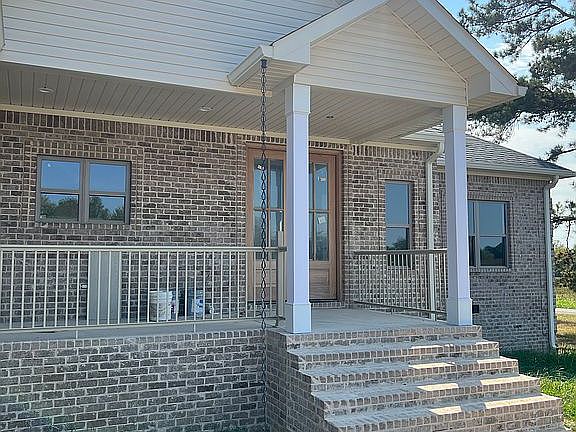 2nd image of 20 Magnolia Ln